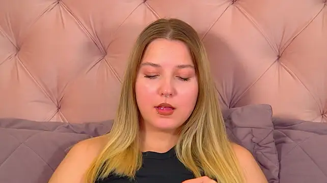 TinnaBurton Chat XXX in diretta