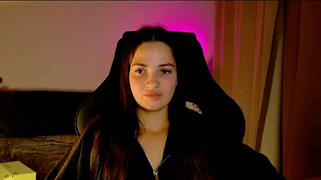 KiraVair XXX чат на живо