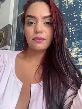 Sara-77 লাইভ XXX চ্যাট
