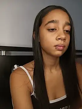 Zoe_Sweett18 élő XXX-chatje