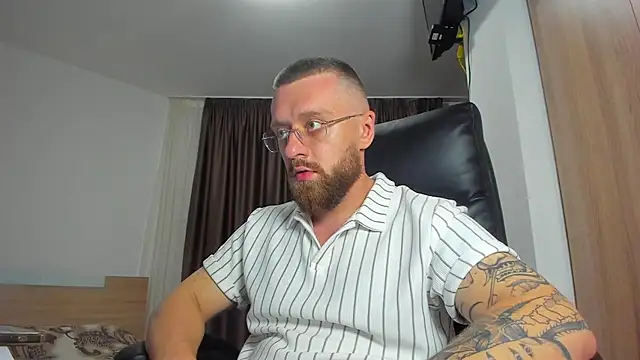 XXX chat uživo modela Findom_guy