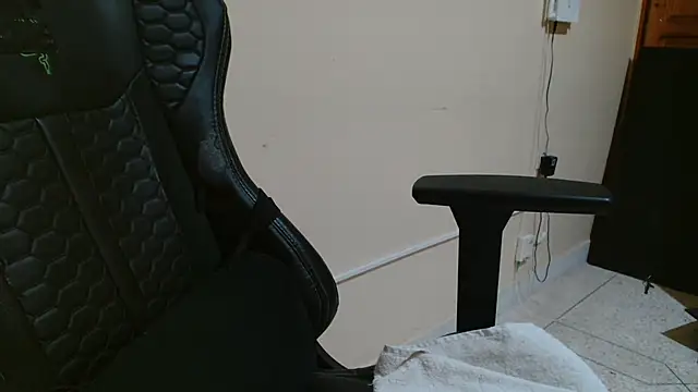 Show modela MASTERARABICAjustforSLAVE na web-kameri