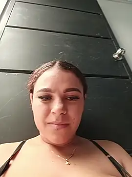 Mommy-Hot's Live XXX Chat