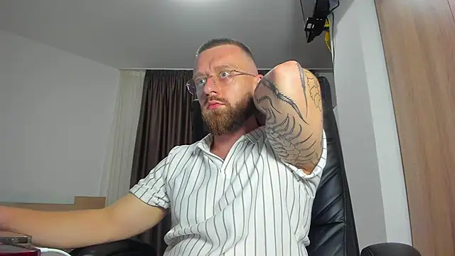 Онлайн чат XXX Findom_guy