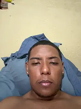 Nuneszs17's Live XXX Chat