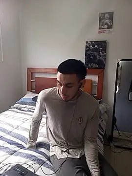 Taylor_DiamondBoy live XXX chat