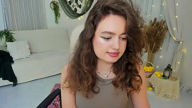 MiracleCurly live XXX chat