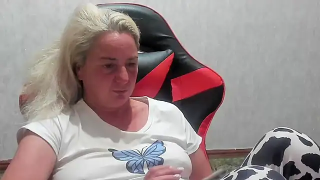Czat XXX na żywo – KittyMur