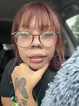 Czat XXX na żywo – moan4mona