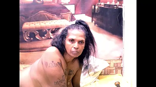 Chat +18 de IndianVanya4u2u ao vivo
