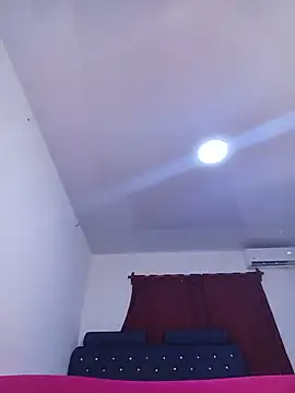 Saaarahh261's Live XXX Chat