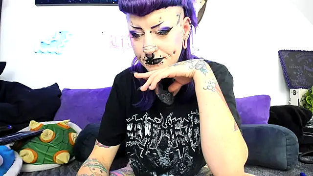 Živý XXX chat Purple_Coffin666
