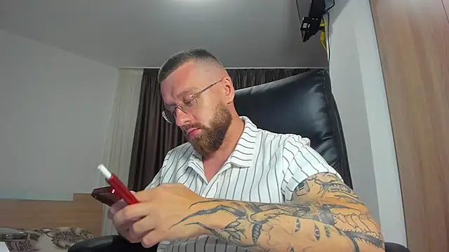 XXX chat uživo modela Findom_guy