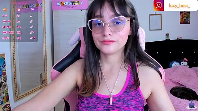 Chat +18 de Lucyy-hess ao vivo
