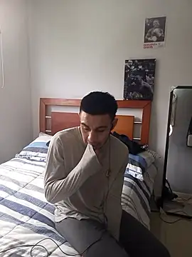 Taylor_DiamondBoy élő XXX-chatje