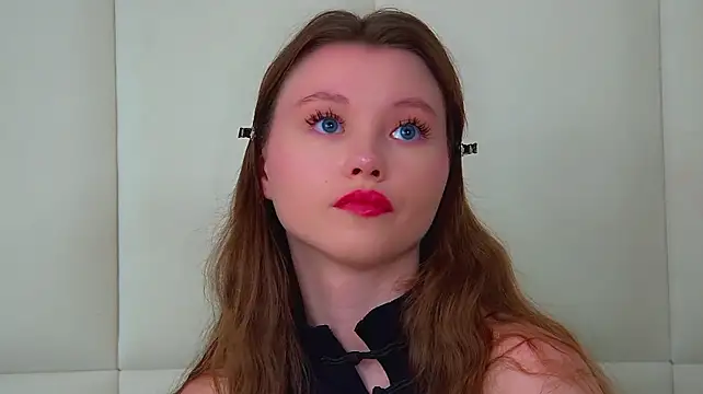 KeiraAsti Adlı Modelin Canlı XXX Sohbeti