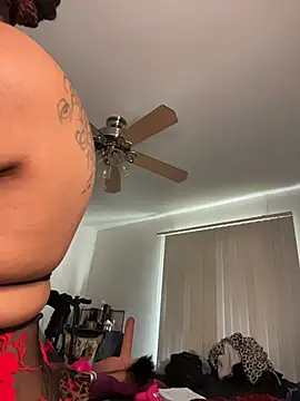 reecieofficial's Live XXX Chat