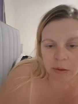 Chat XXX en directo de pinkieMilfPUSY