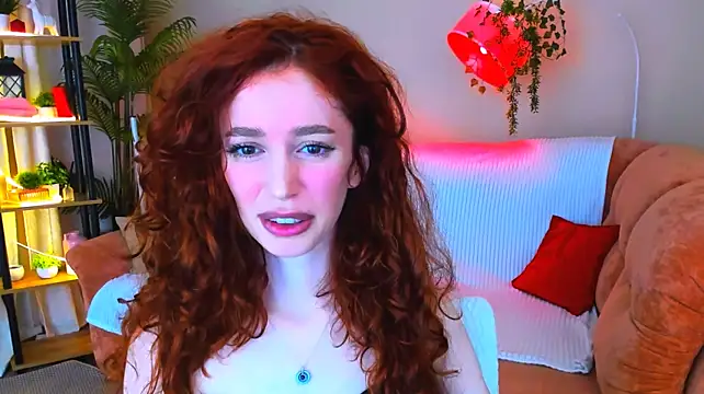 ChristinaConteeree: онлайн-секс-чат