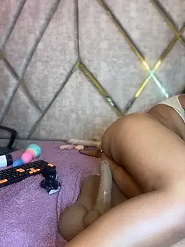 valenlopezz_'s Live XXX Chat