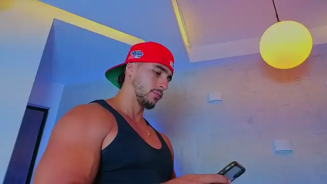 Scottfishcer1 Adlı Modelin Canlı XXX Sohbeti
