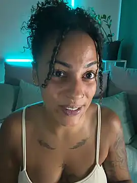 SweetPetiteNoir's Live XXX Chat