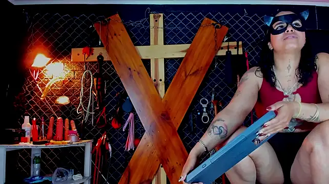 shatta_bdsm_'s Live XXX Chat