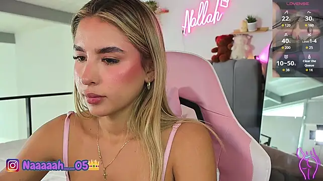 Nallah__ Chat XXX in diretta