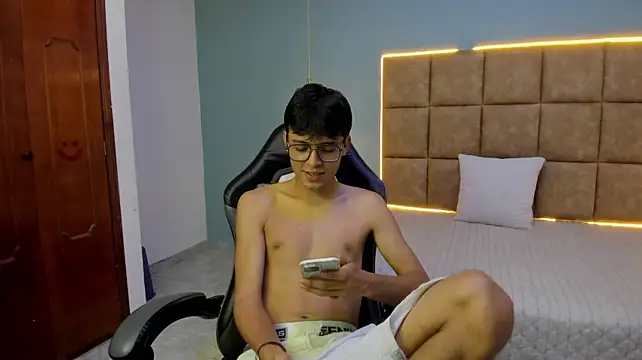 Chat +18 de Zayn_carter ao vivo