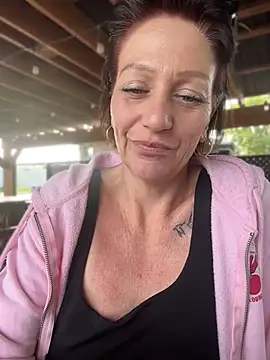 MilfOfDreams' Live XXX Chat