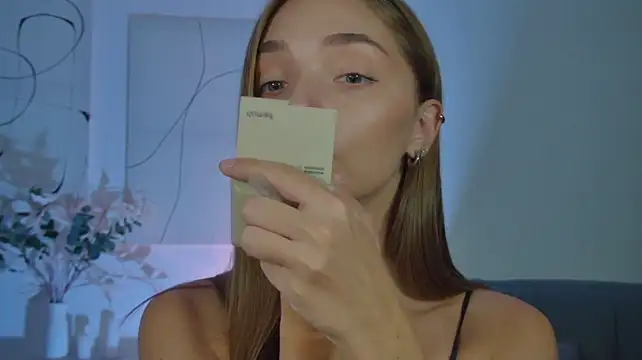צ'אט XXX בשידור חי של MilaVoss