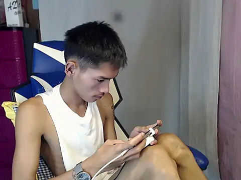 riks_tyler's Live XXX Chat