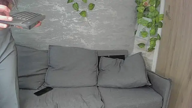 Mhelanny2's Live XXX Chat