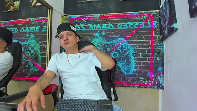 Apolo_Blessed Live XXX Chat