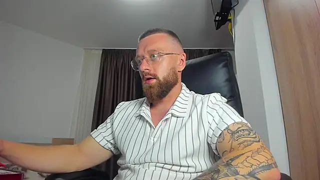 Findom_guy XXX чат на живо