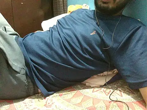 Precumboner Adlı Modelin Canlı XXX Sohbeti