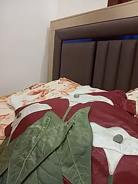 Tanha18 লাইভ XXX চ্যাট