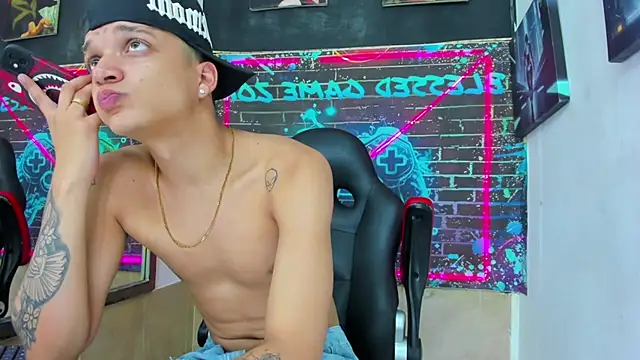 Chat +18 de Apolo_Blessed ao vivo