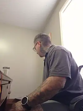 Czat XXX na żywo – dadbod1178