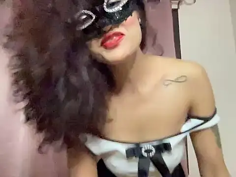 Chat XXX en directo de ScarletSeductive