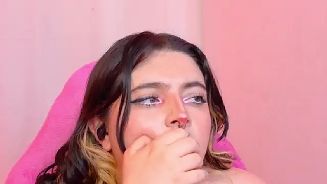Živý XXX chat Sachi_Meow