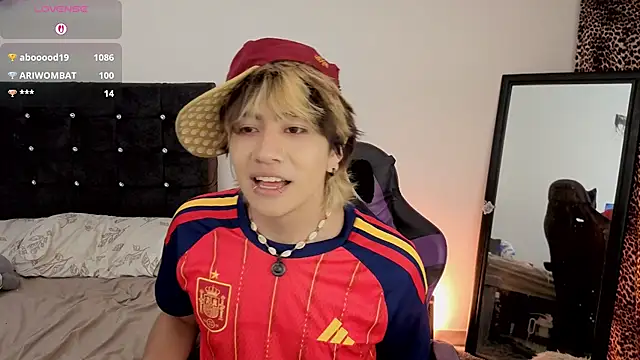Nio-noah live XXX chat