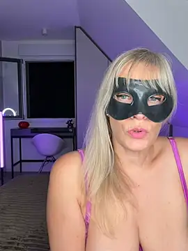 SophieFinely's Live XXX Chat