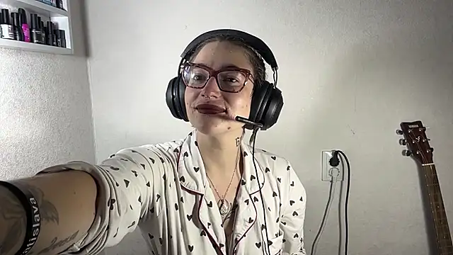 Snow_Whisper's Live XXX Chat