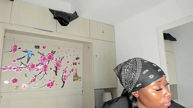 TaylorBloom Adlı Modelin Canlı XXX Sohbeti