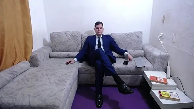 Victor_Maitland Adlı Modelin Canlı XXX Sohbeti