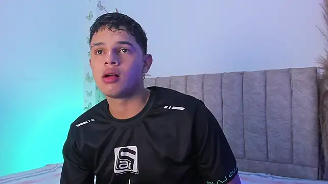 Chat +18 de Adrian_Prime_ ao vivo