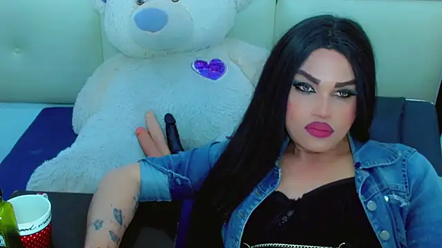 Chat XXX en directo de NharaBigCock