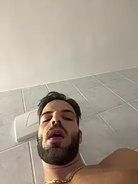 Roberto081www Webcam show