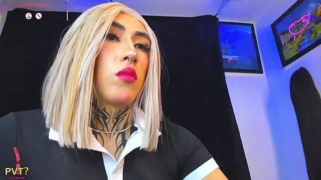 naughty_trans_dolls webkamerás műsora